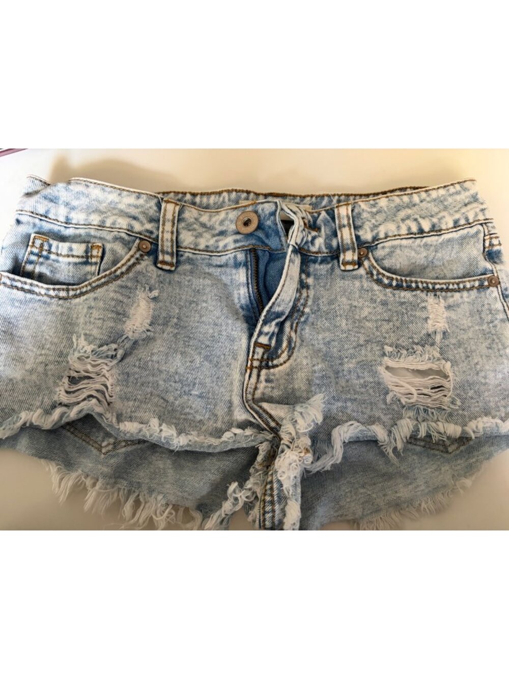 Bullhead Denim Co. Distressed Low Rise Shorts Size 3 Frayed Hem Light Wash Short